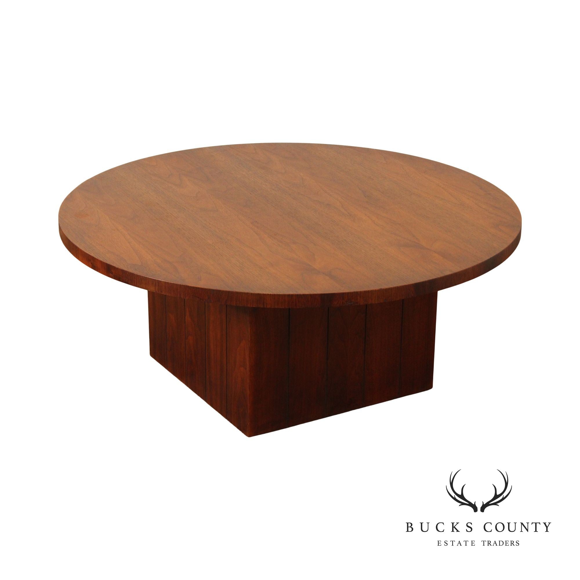 Lane Furniture Mid Century ModernRound  Walnut Pedestal  Coffee Table