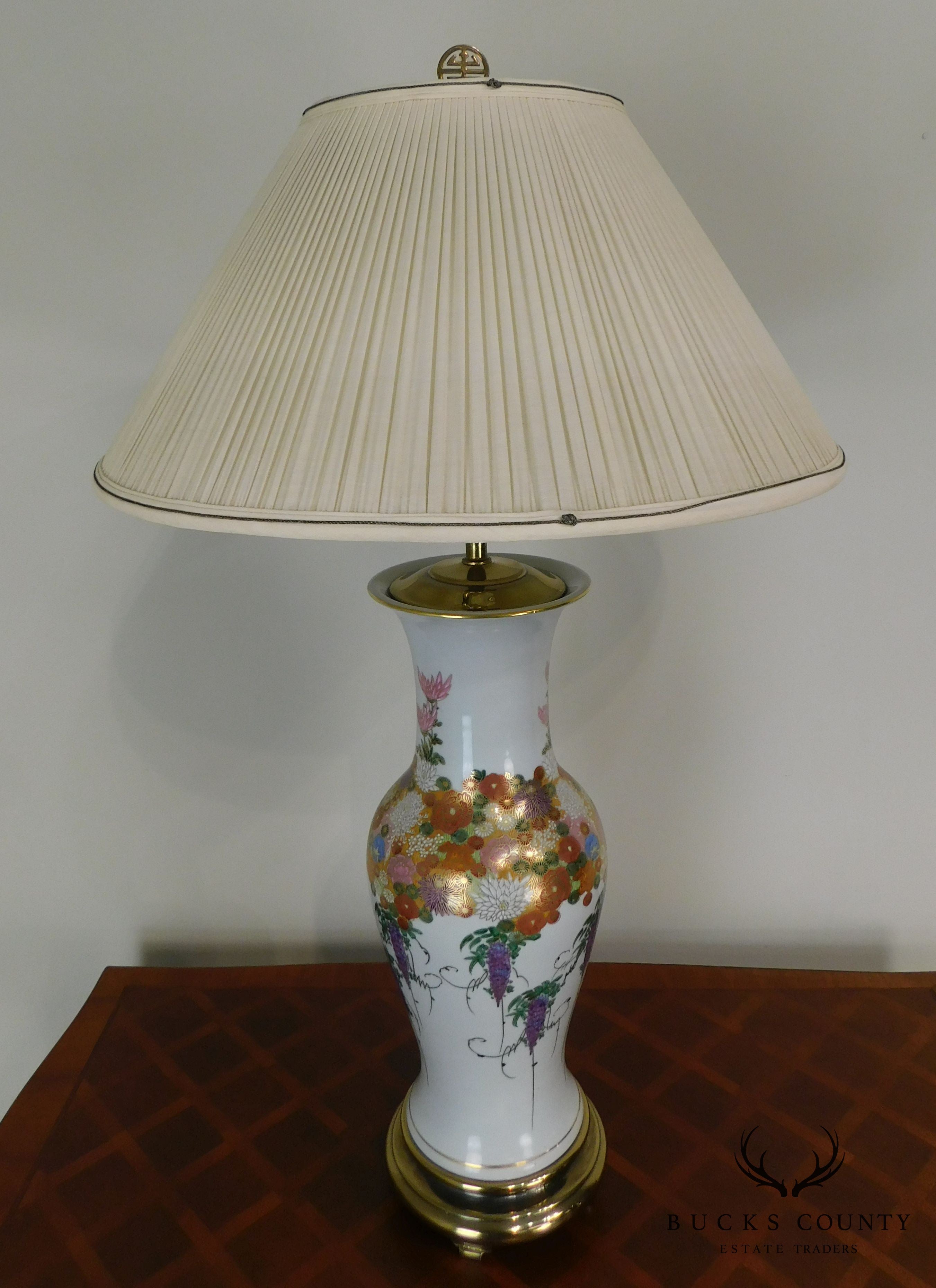 Quality Asian Style Floral Porcelain Table Lamp