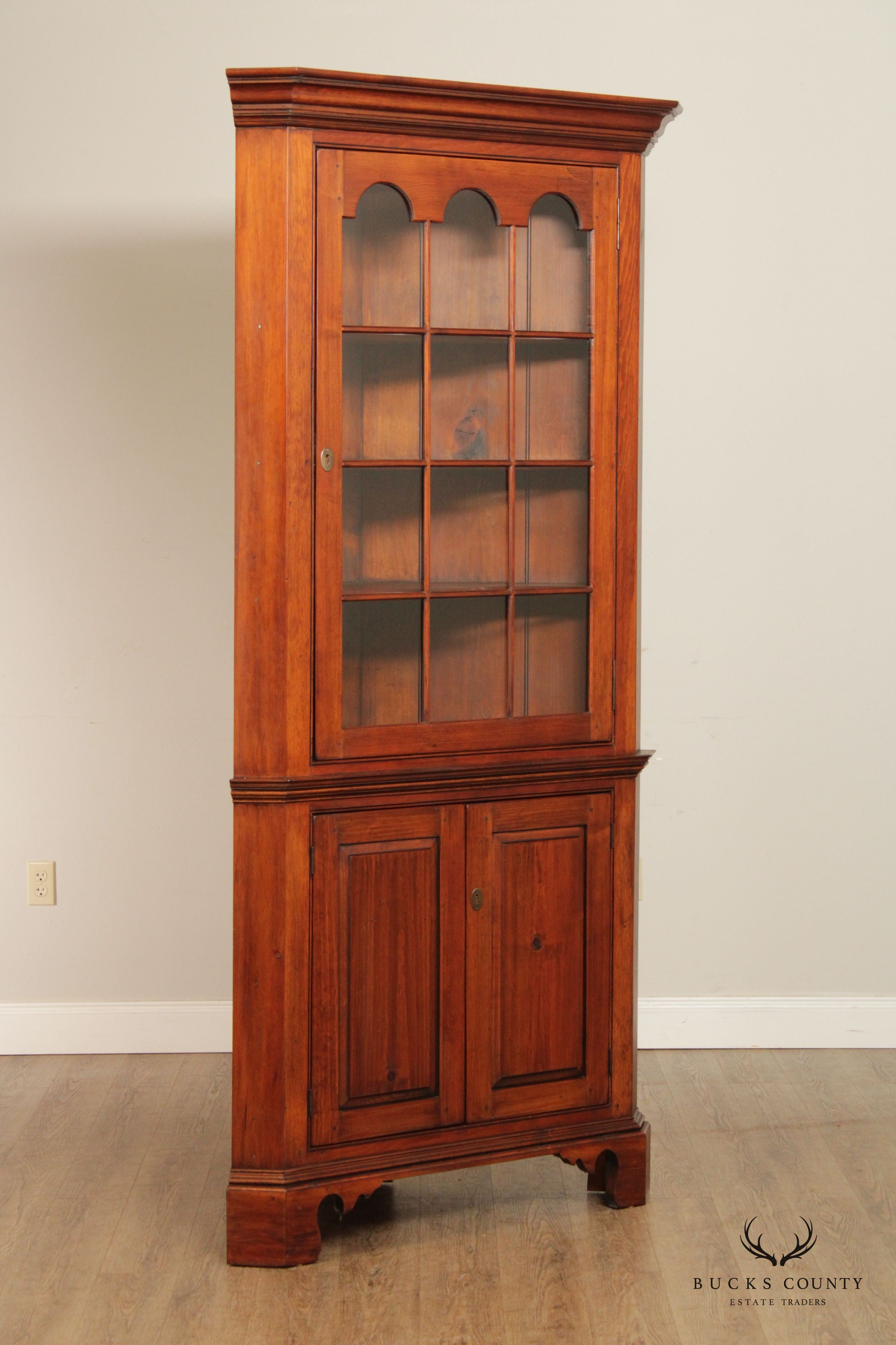 Early American Style Custom Quality Pine Farmhouse Corner Cabinet