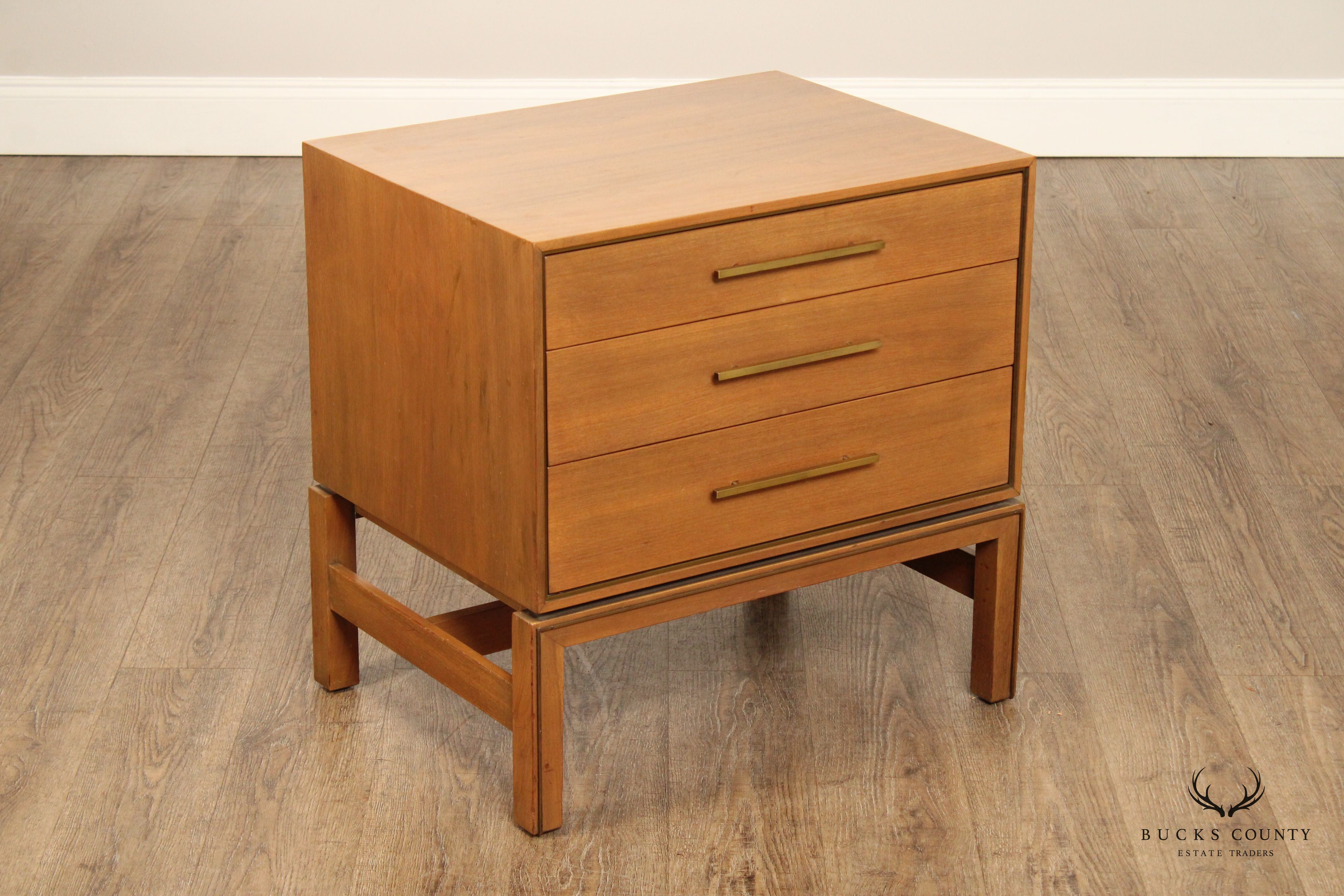 Johnson Furniture Co. Mid Century Modern Pair Of Walnut Chest Nightstands