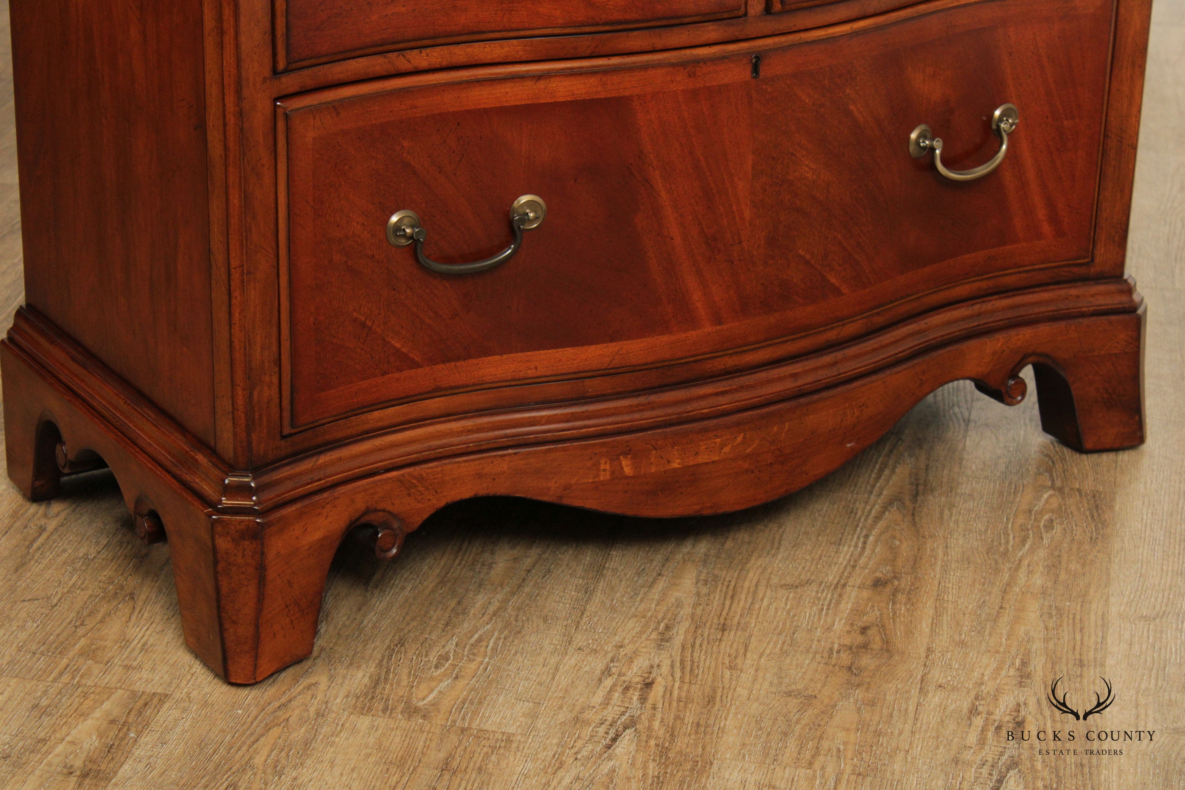 THOMASVILLE 'IRVING PARK' MAHOGANY CHEST OF DRAWERS