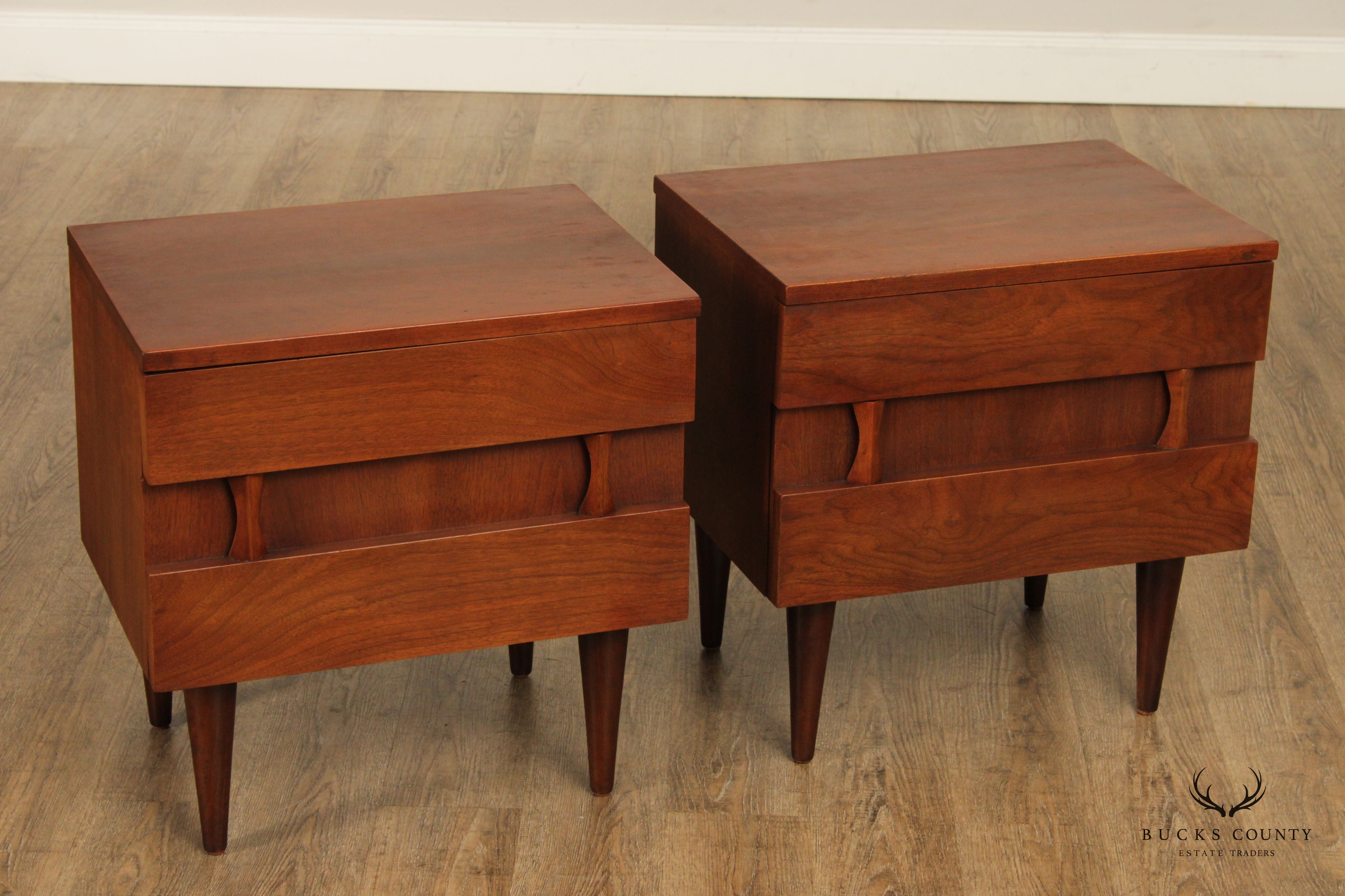 American of Martinsville Mid Century Modern Pair Walnut Nightstands