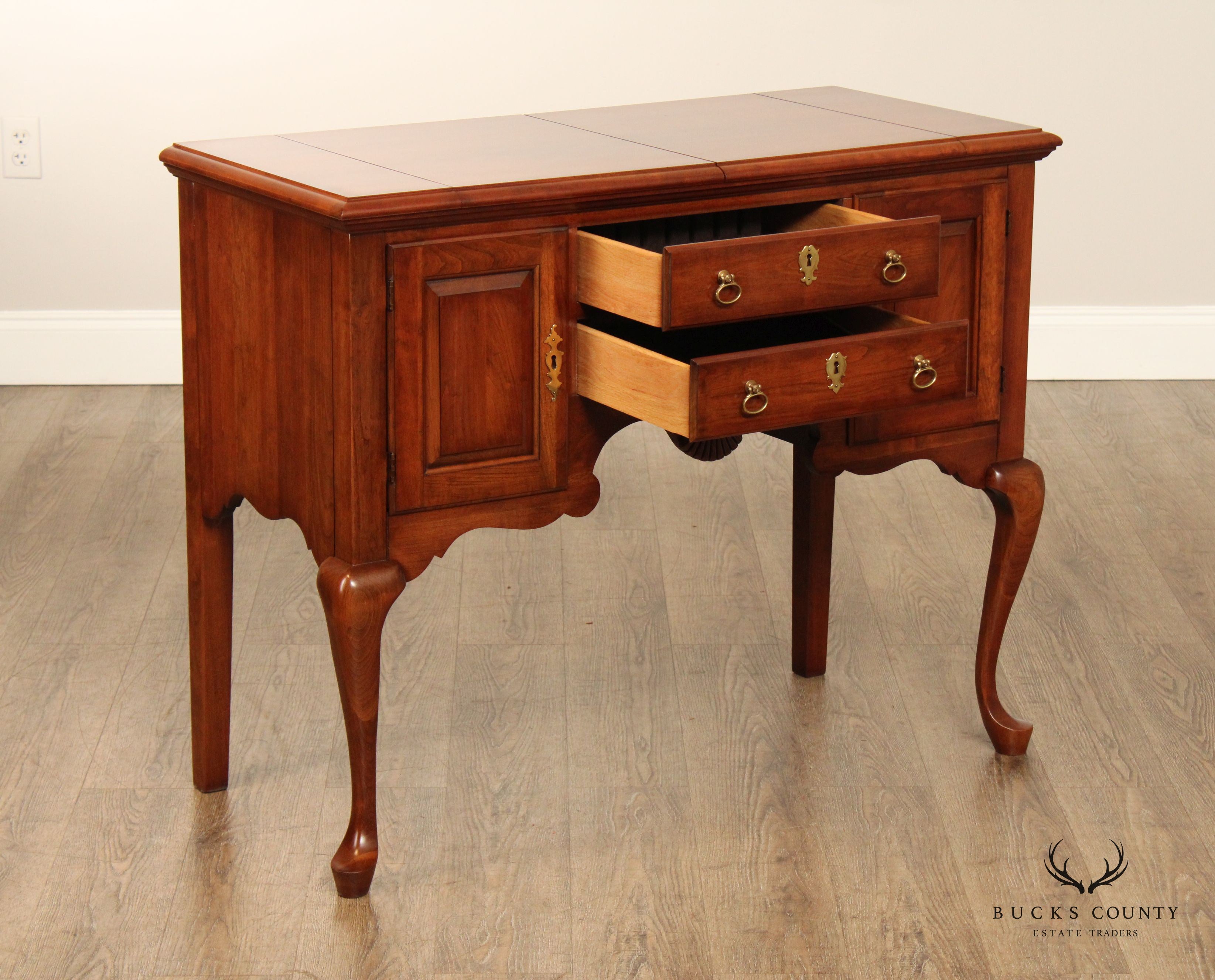 PENNSYLVANIA HOUSE QUEEN ANNE STYLE CHERRY FLIP TOP SIDEBOARD