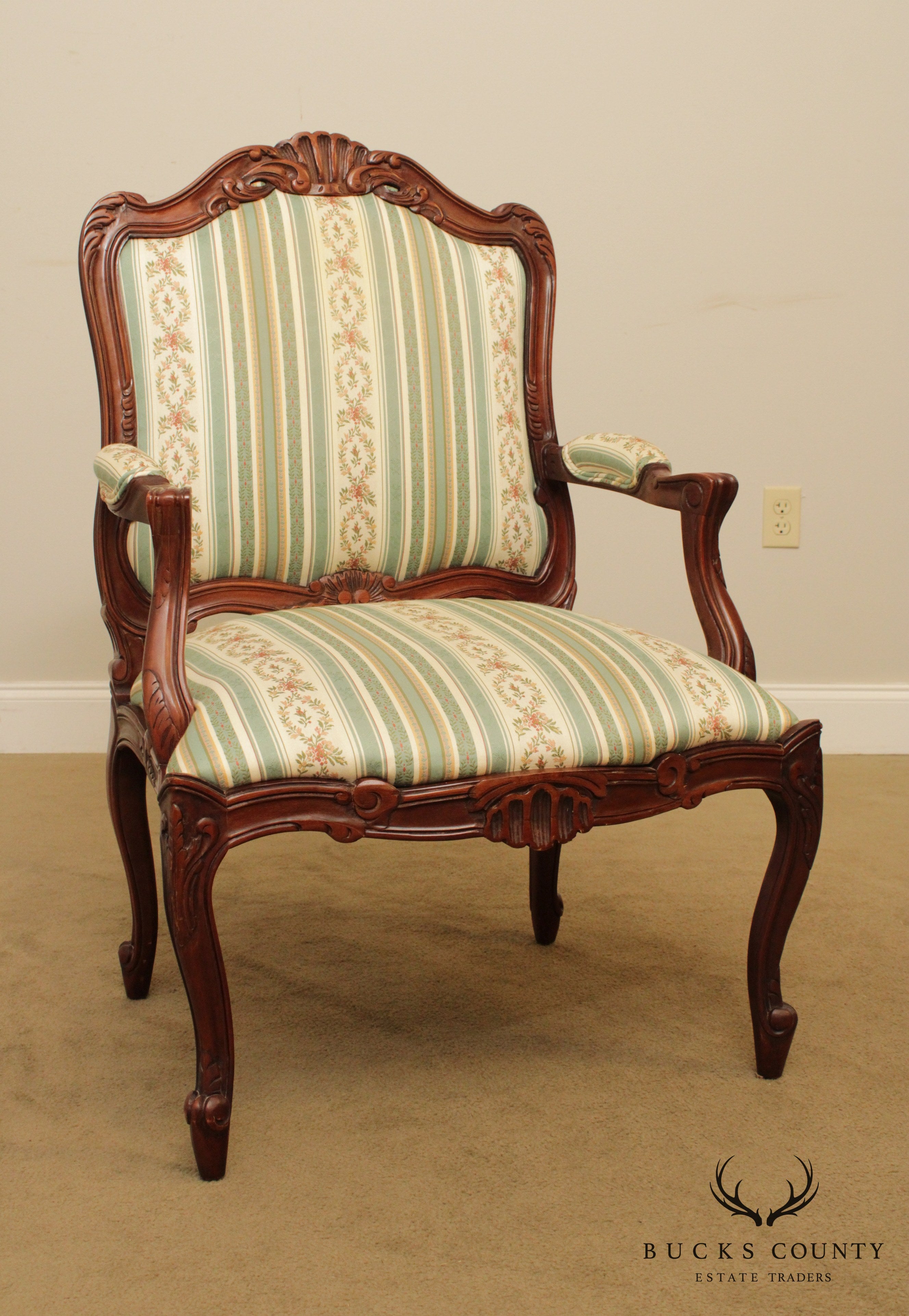 French Louis XV Style High Quality Carved Armchair Fauteuil