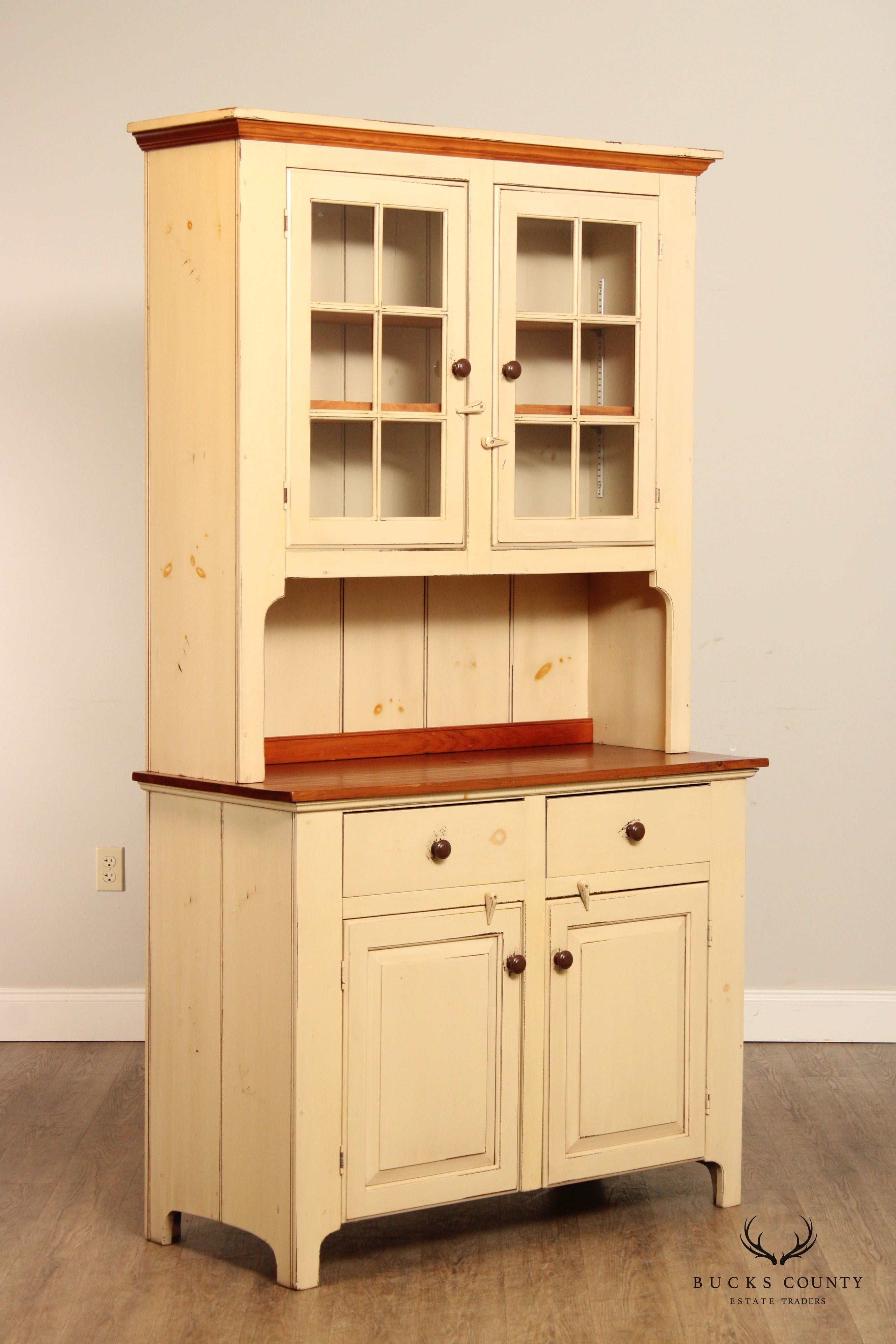 Canaan Cabinetry 'Farm Furniture' Primitive Painted Pine Buffet Cupboard