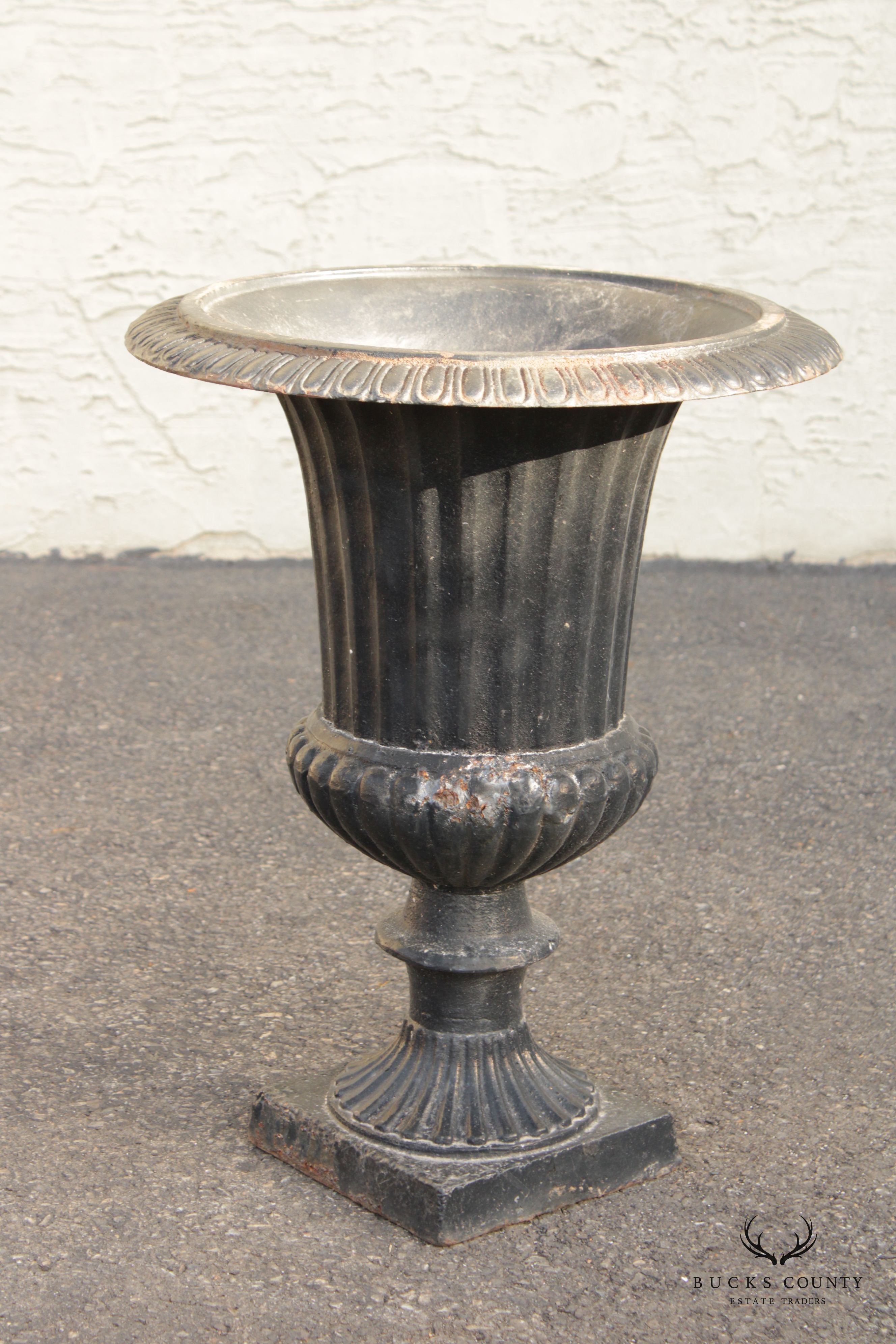 Vintage Classical Style Cast Iron Garden Urn Planter