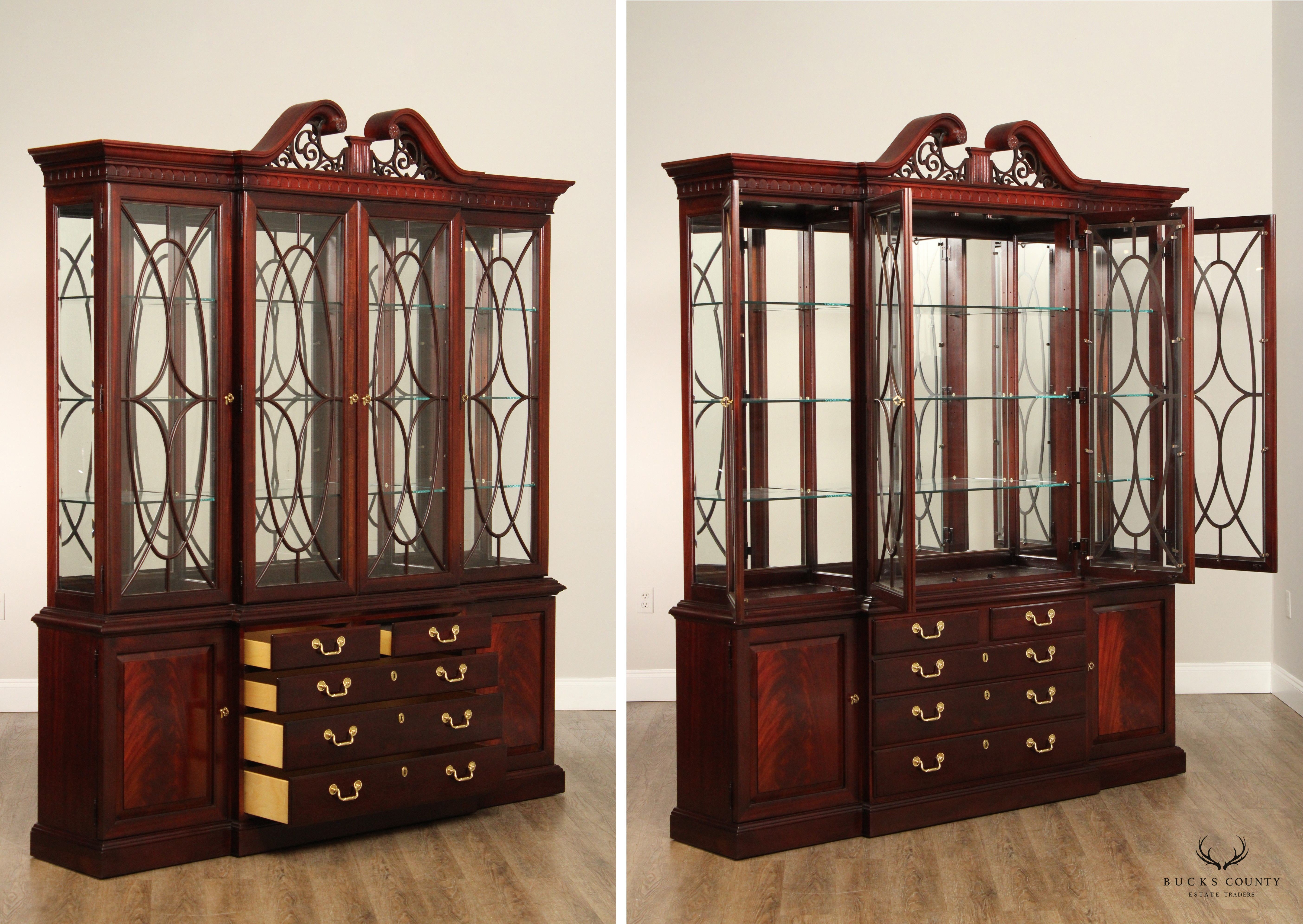 Thomasville Georgian Style Large Mahogany China Display Breakfront